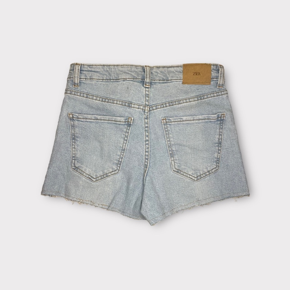 Zara Light Wash Raw Hem Shorts - Picture 3 of 3